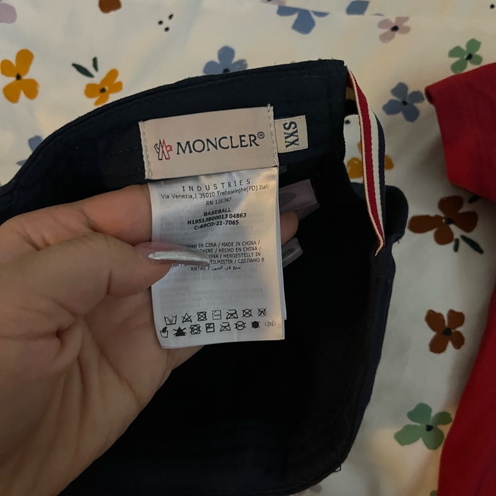 Baby Moncler cap - Picture 3 of 3